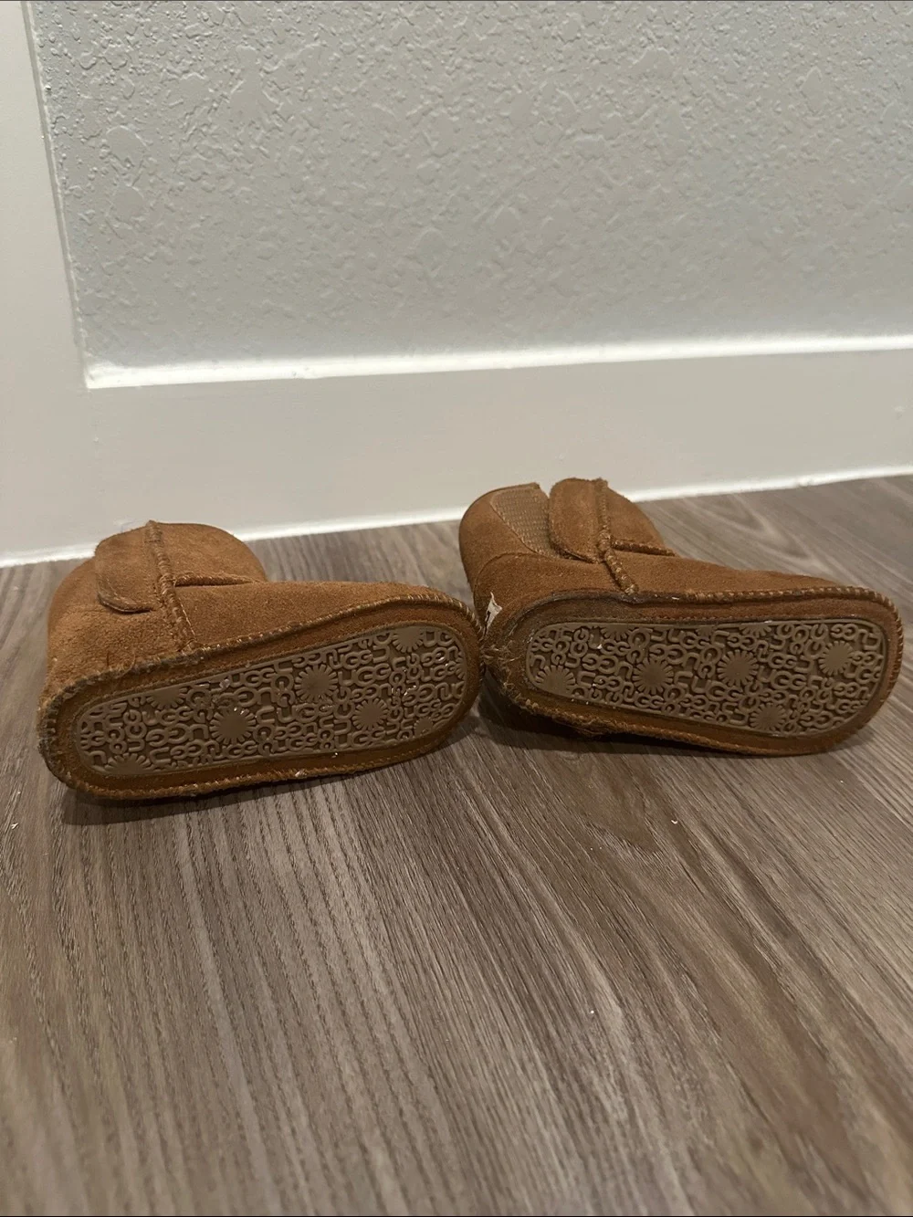 UGG Mini Boots in Chestnut - Toddler